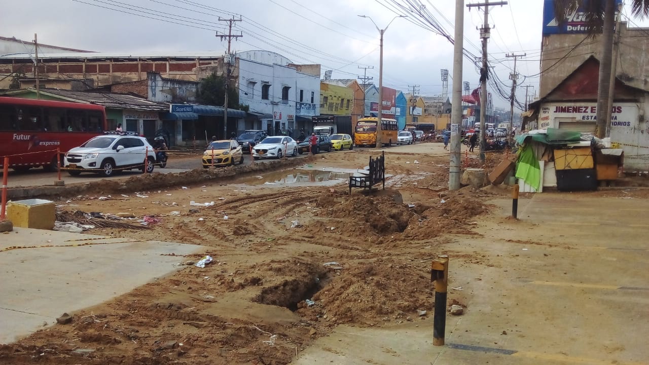 Comerciantes De La Calle 30 Denuncian Afectaciones Por Retrasos En