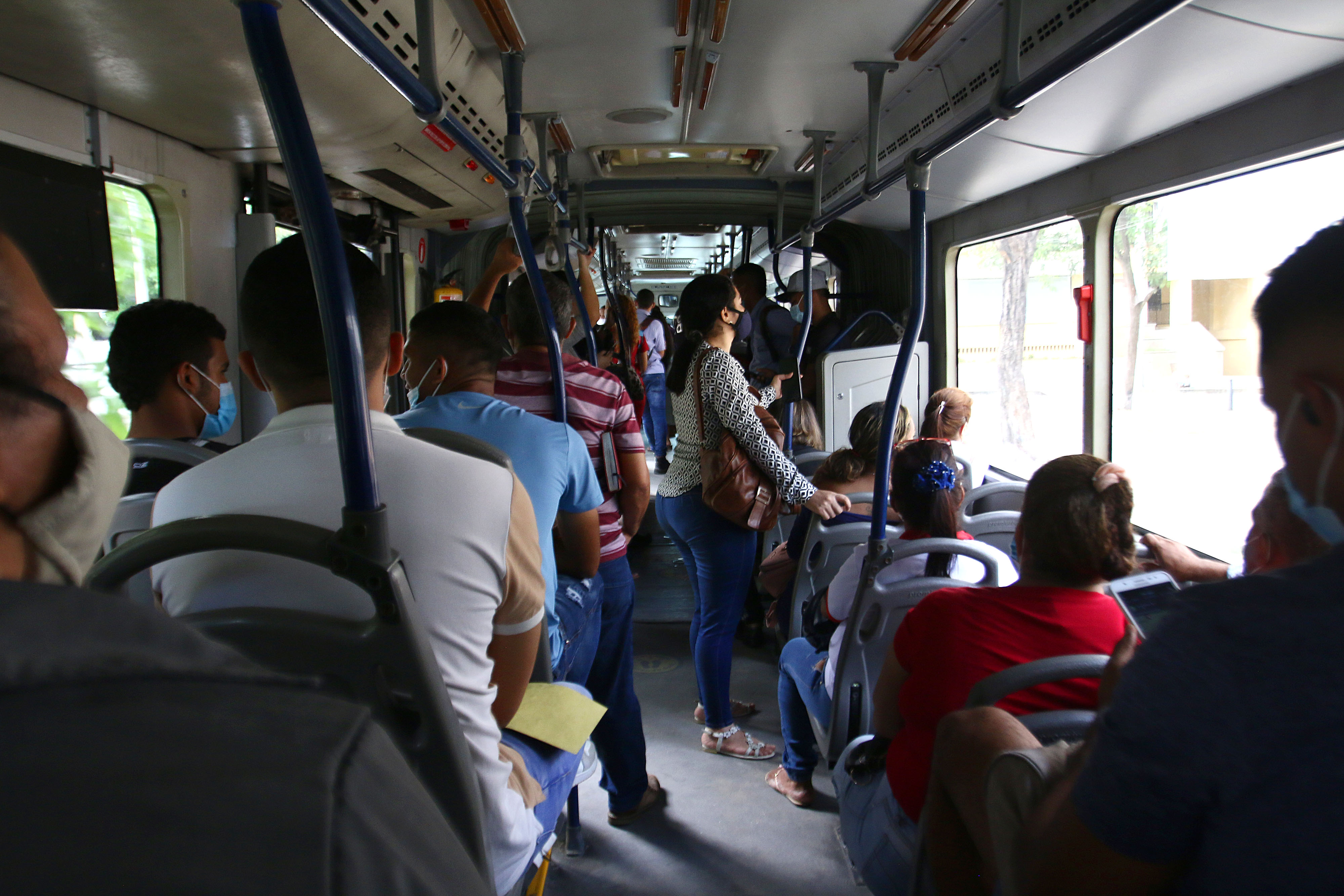 Estudiantes del Atlántico reciben subsidio de transporte para asistir a